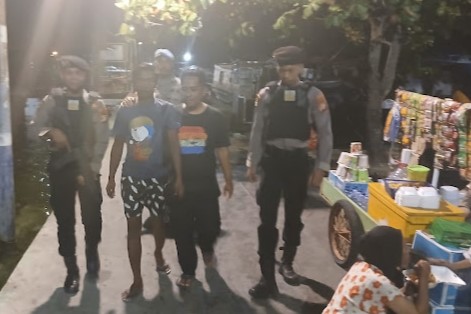Polisi Mengamankan Pelaku Pungli di Pulau Harapan. Dok. Istimewa